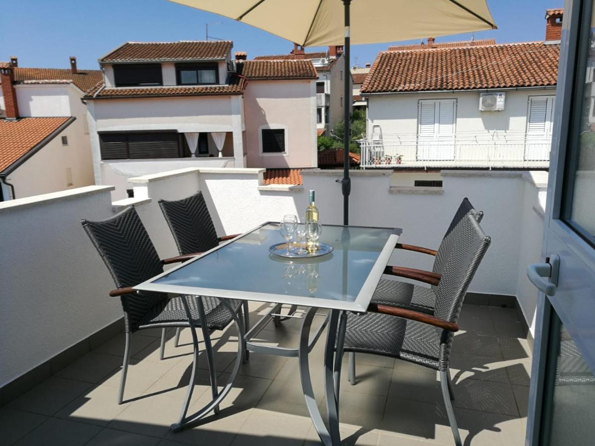 Ferienhaus Bozena Appartment 6 Върсар Екстериор снимка
