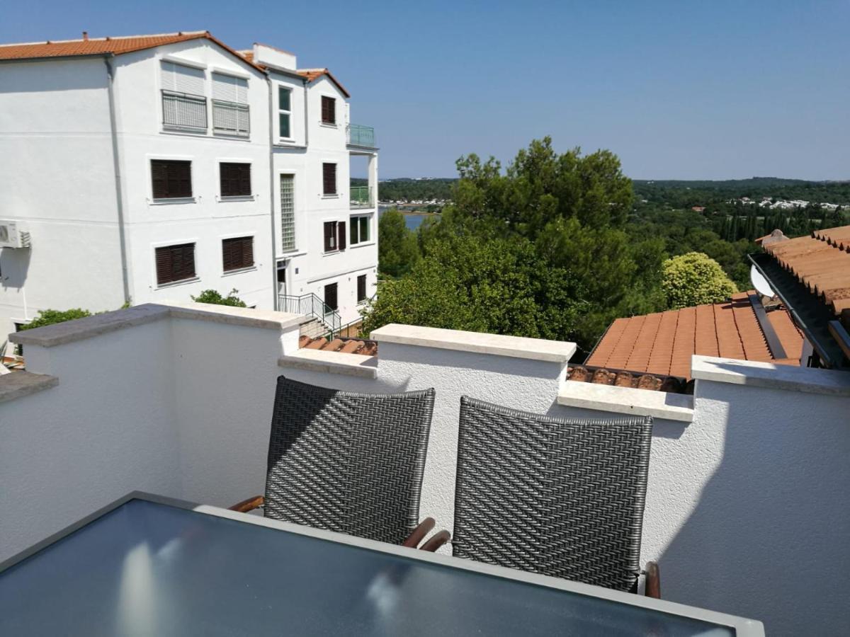 Ferienhaus Bozena Appartment 6 Върсар Екстериор снимка